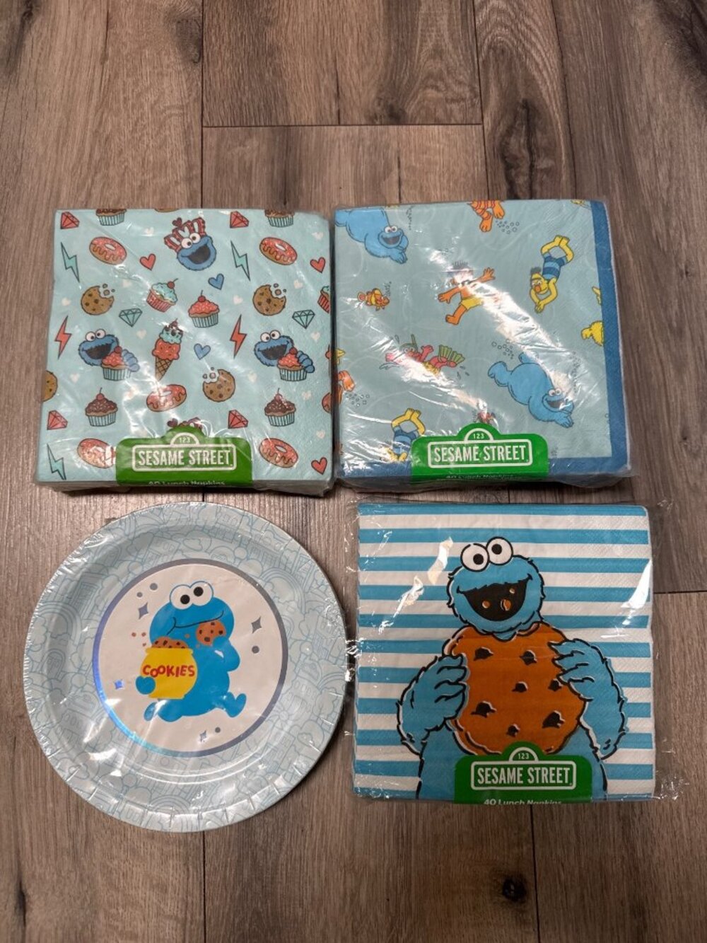 Sesame Street Cookie Monster Party Supplies Set - Napkins & Plates